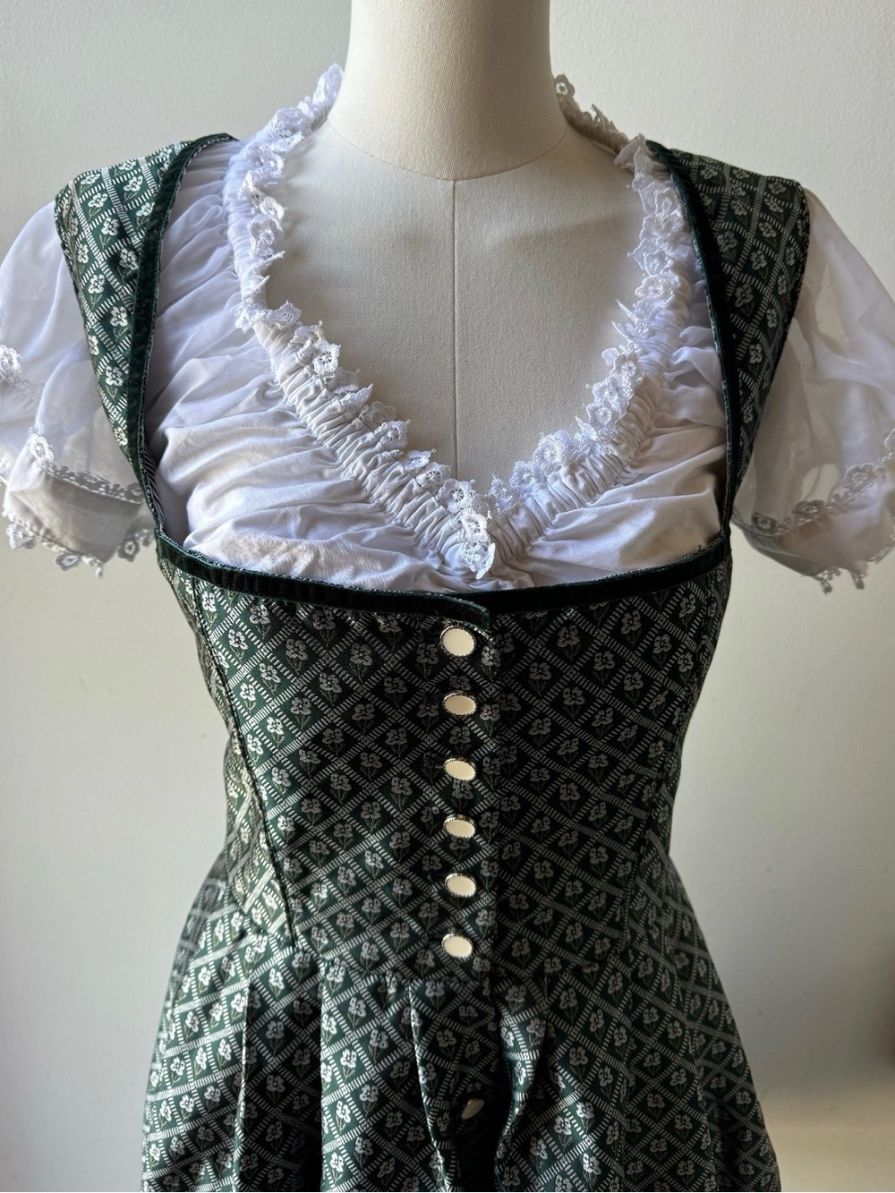 3-Piece Oktoberfest Dirndl Set | Green | Size 42 DE  Like New